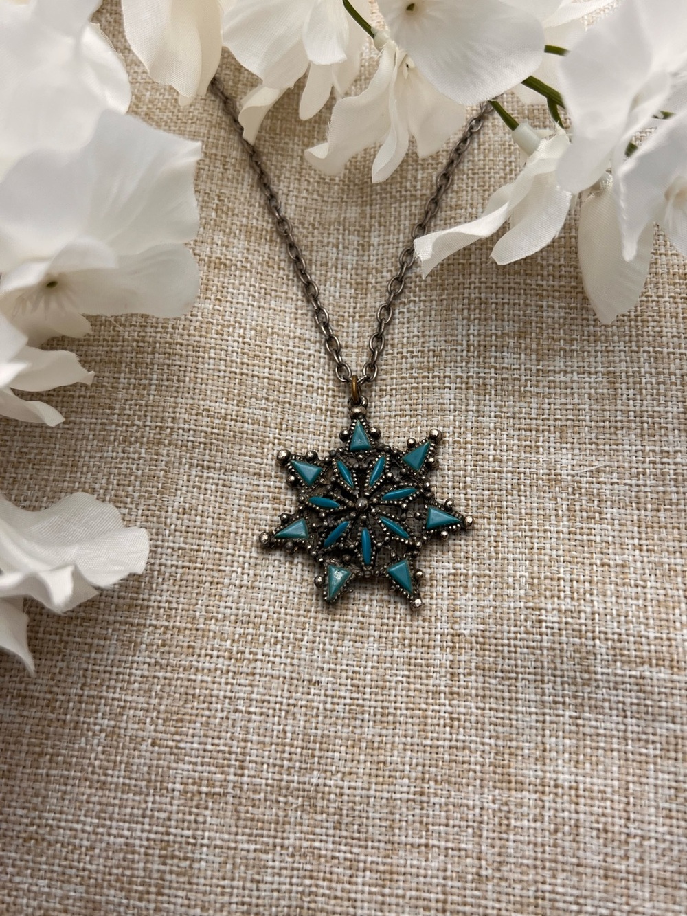 VINTAGE Silver and Turquoise Star Burst Boho Snowflake Necklace